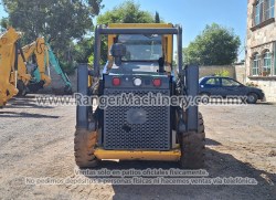 Minicargador-JohnDeere-318D-2039-11 (1)